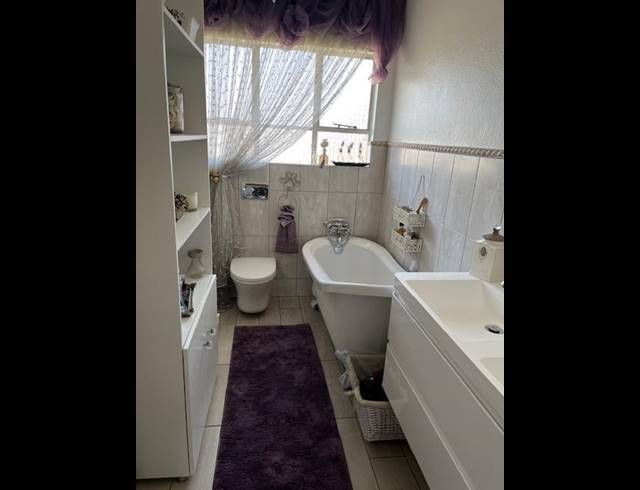 3 BEDROOM TOWNHOUSE FOR SALE IN CROYDON